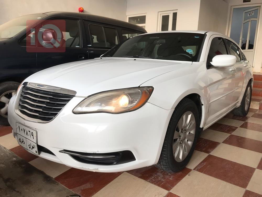 Chrysler 200